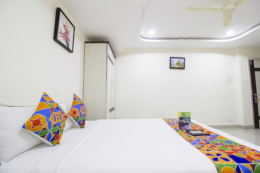 Fabhotel Siri Inn Madhapur 13/39