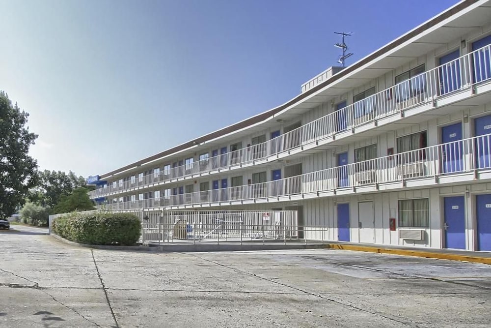Motel6 New Cumberland, PA - Harrisburg - Hershey South 7/43