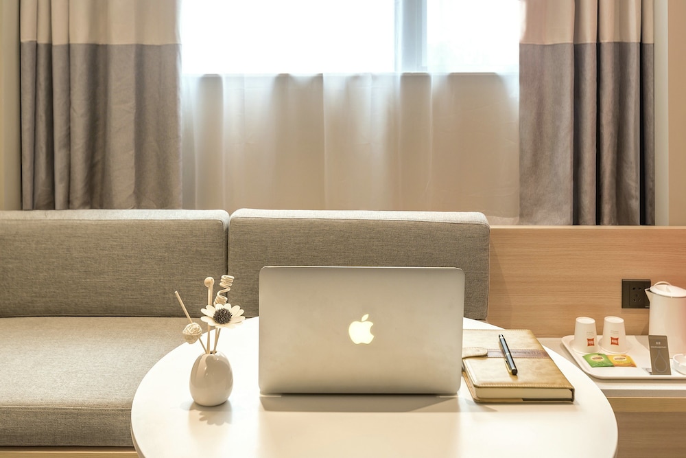 Ibis Zhengzhou Longhai Road 21/41