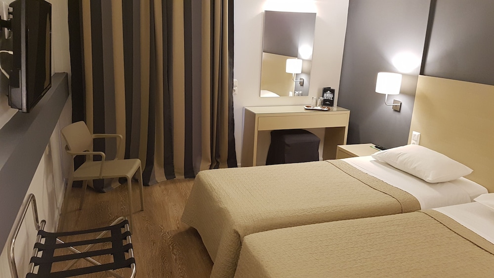 Dionissos Hotel 9/34