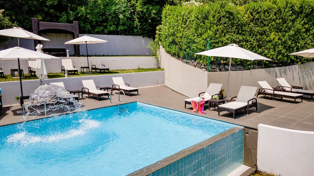 Hotel Laurus 77/82