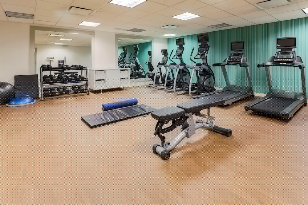 Holiday Inn Express & Suites Downtown Fort Worth 29/55