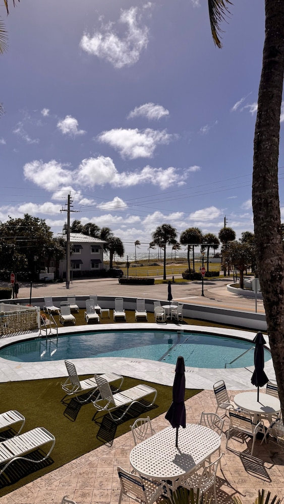 Coral Key Inn 62/71