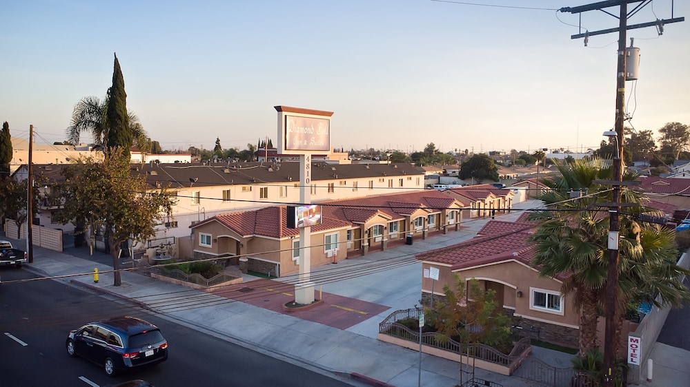 Diamond Bell Inn And Suites 45/54