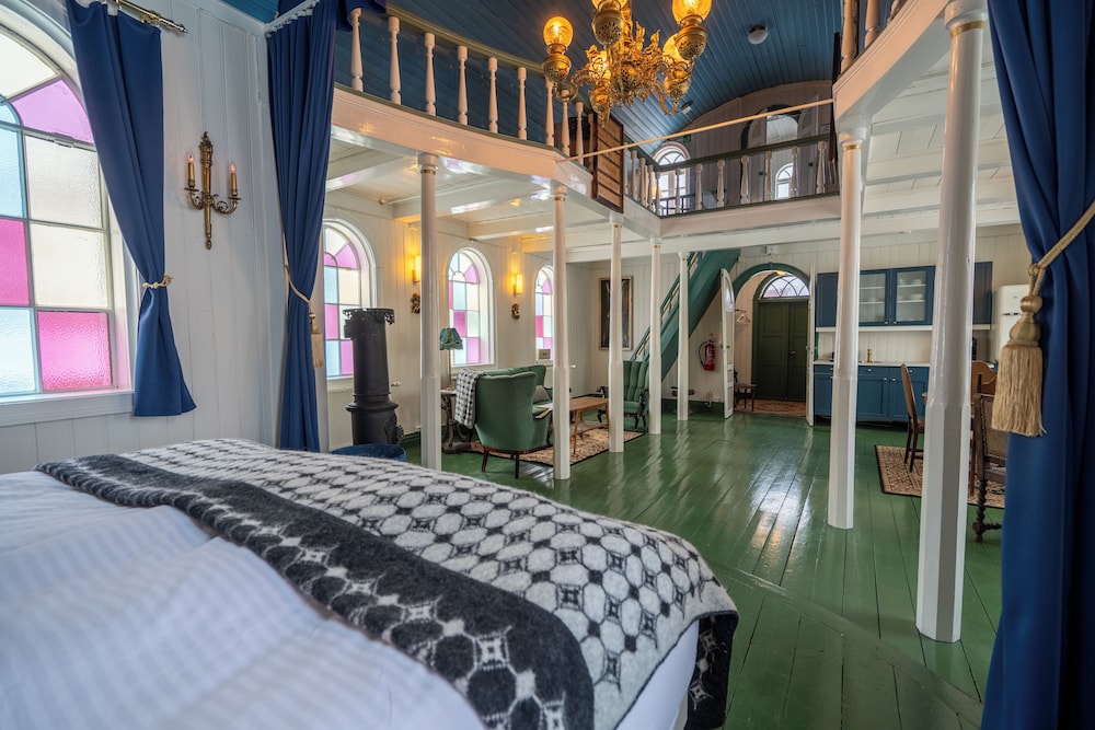 Old Church, Exclusive, Suite, King and Twin Beds