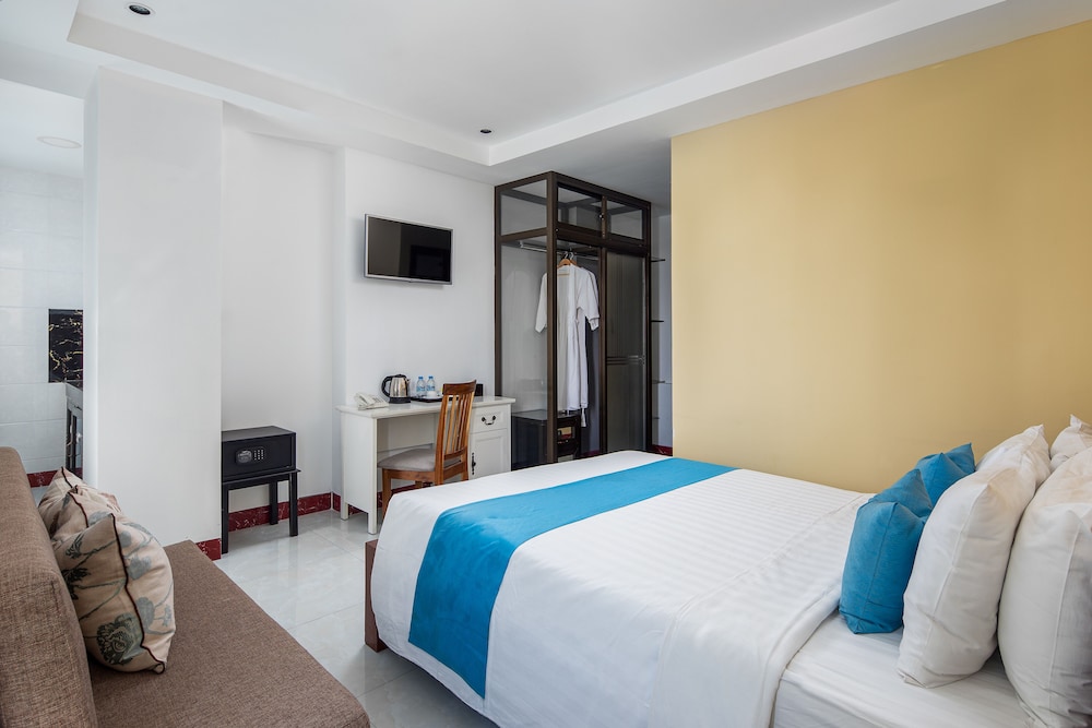 Botum Palace Hotel 10/57