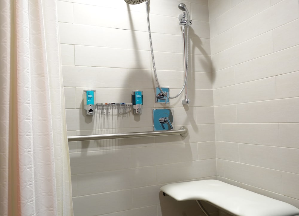 ALOFT RALEIGH DURHAM AIRPORT BRIER CREEK 12/48