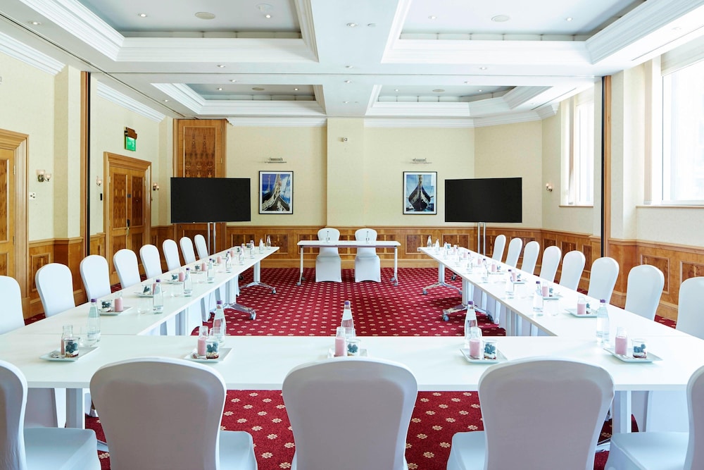 Delta Hotels by Marriott Bristol City Centre 26/29