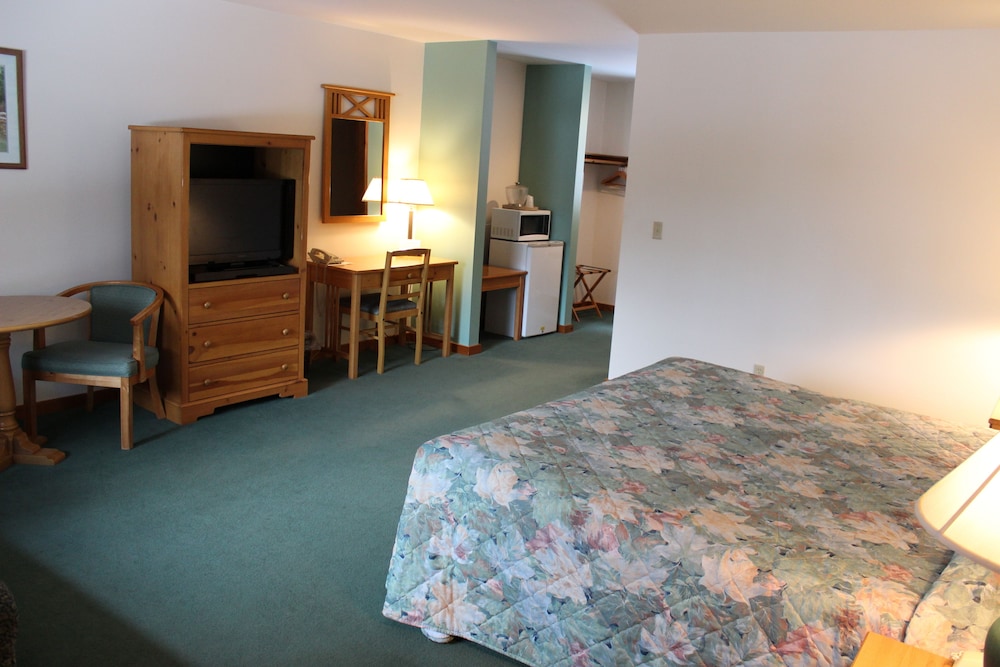 Nootka Lodge 17/50