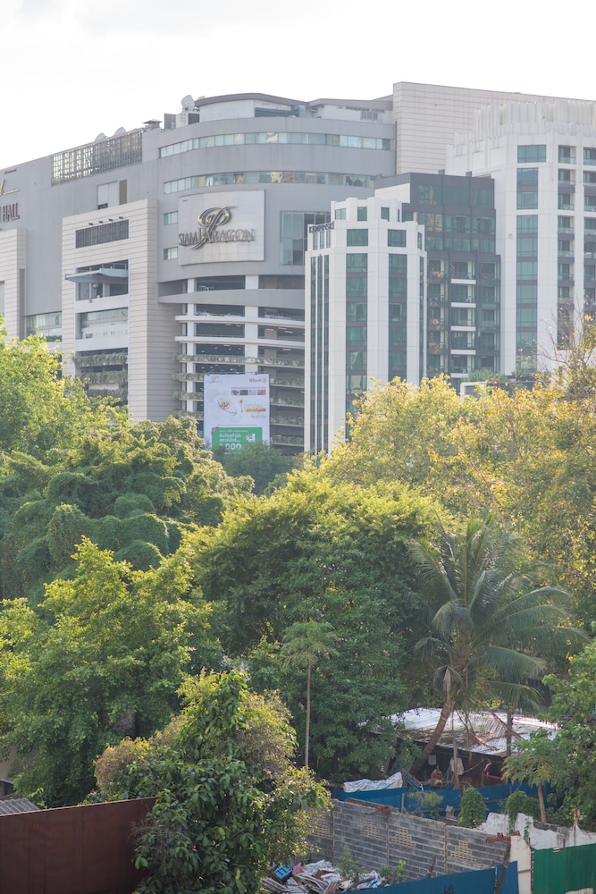 Sovereign Group Hotel Pratunam Bangkok 57/61