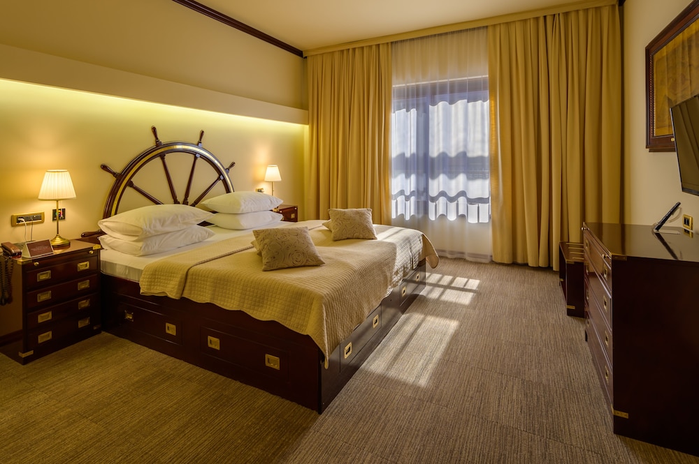 Hotel Nautica 14/72