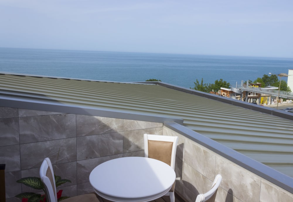 Yildiz Life Hotel 69/72