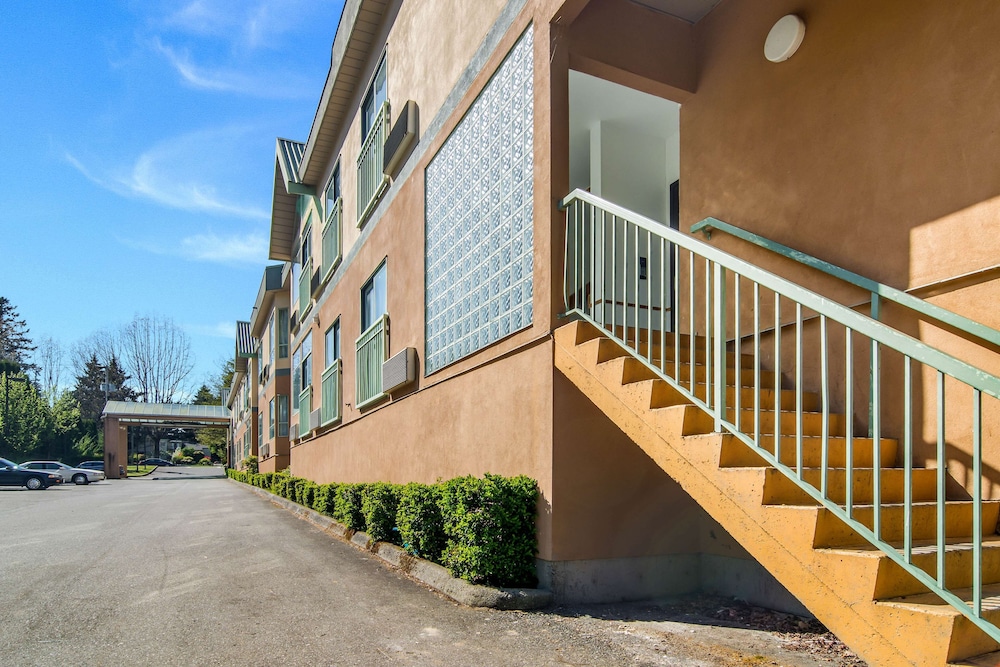 Motel6 Surrey BC 30/37