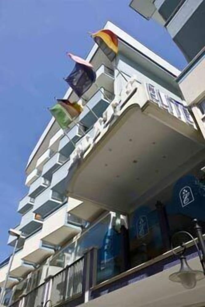 Elite Hotel 3/51
