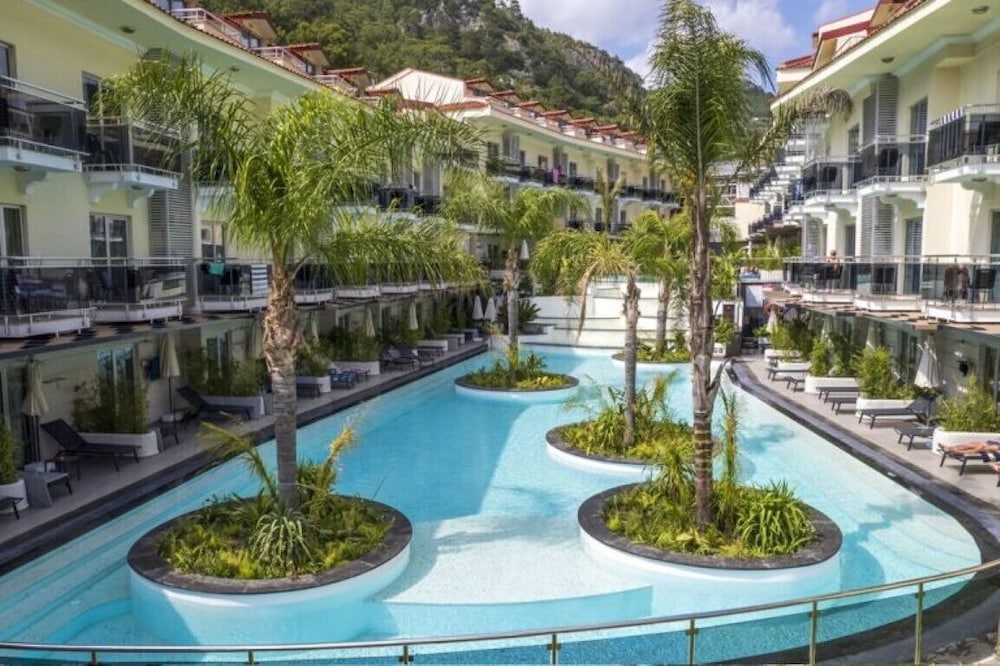 Montebello Resort 44/50