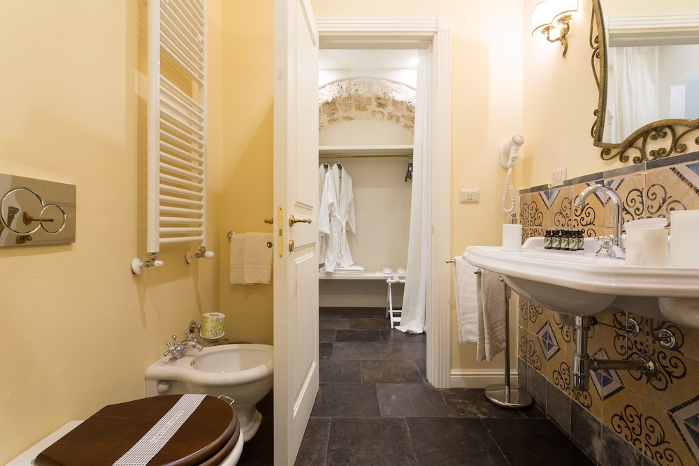 San Carlo Suites 48/50