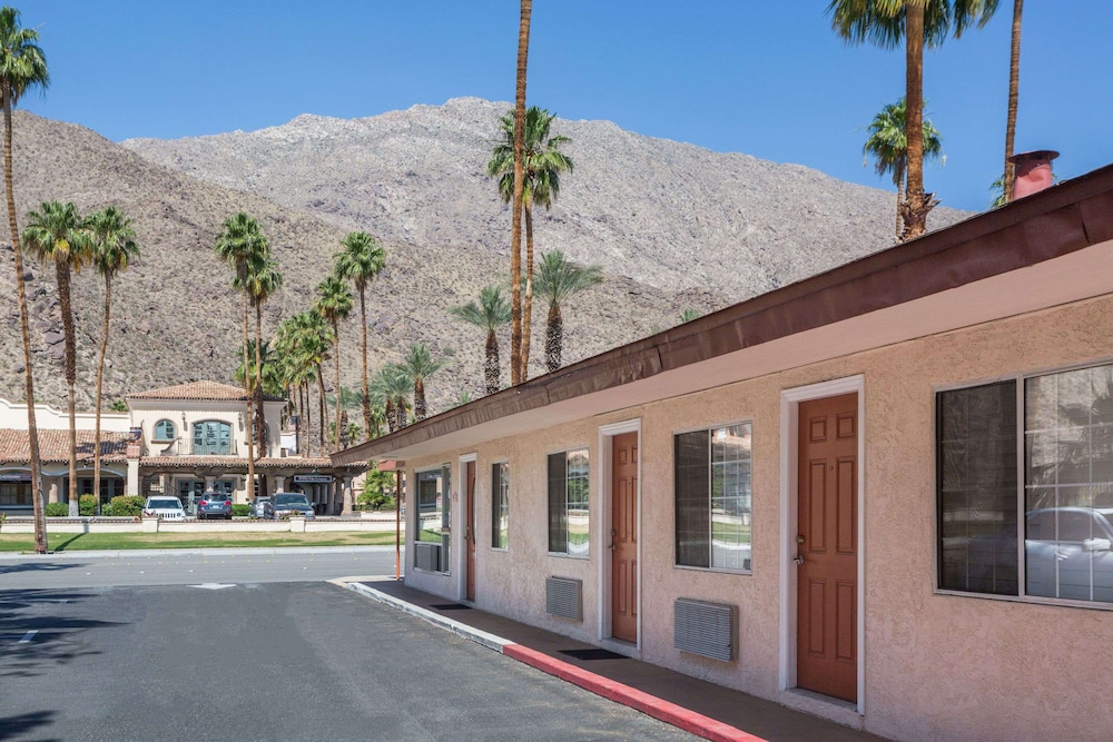 Adara Hotel Palm Springs 3/53