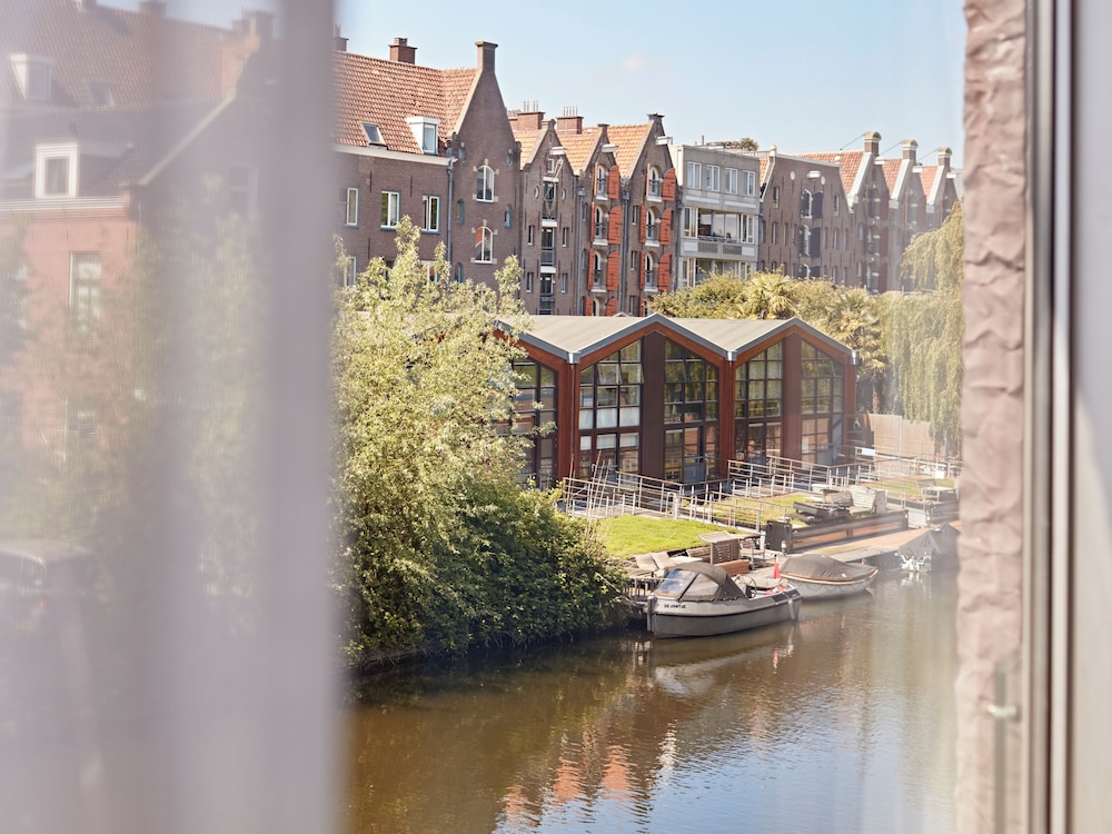 YAYS Amsterdam Prince Island by Numa 51/58
