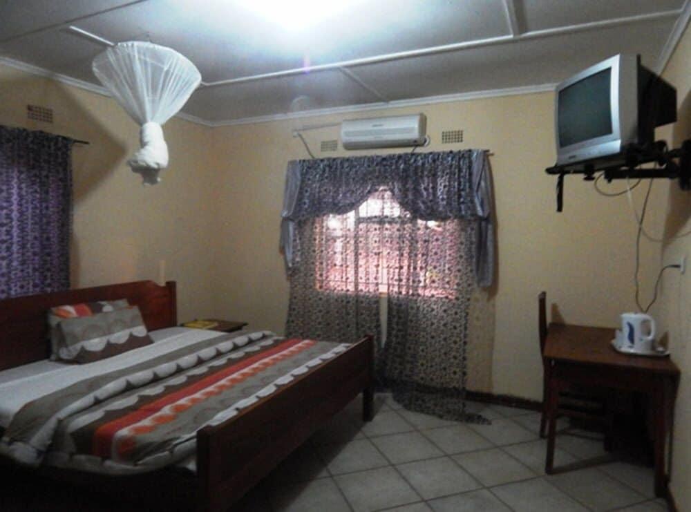 Kwesu Guest House 6/11