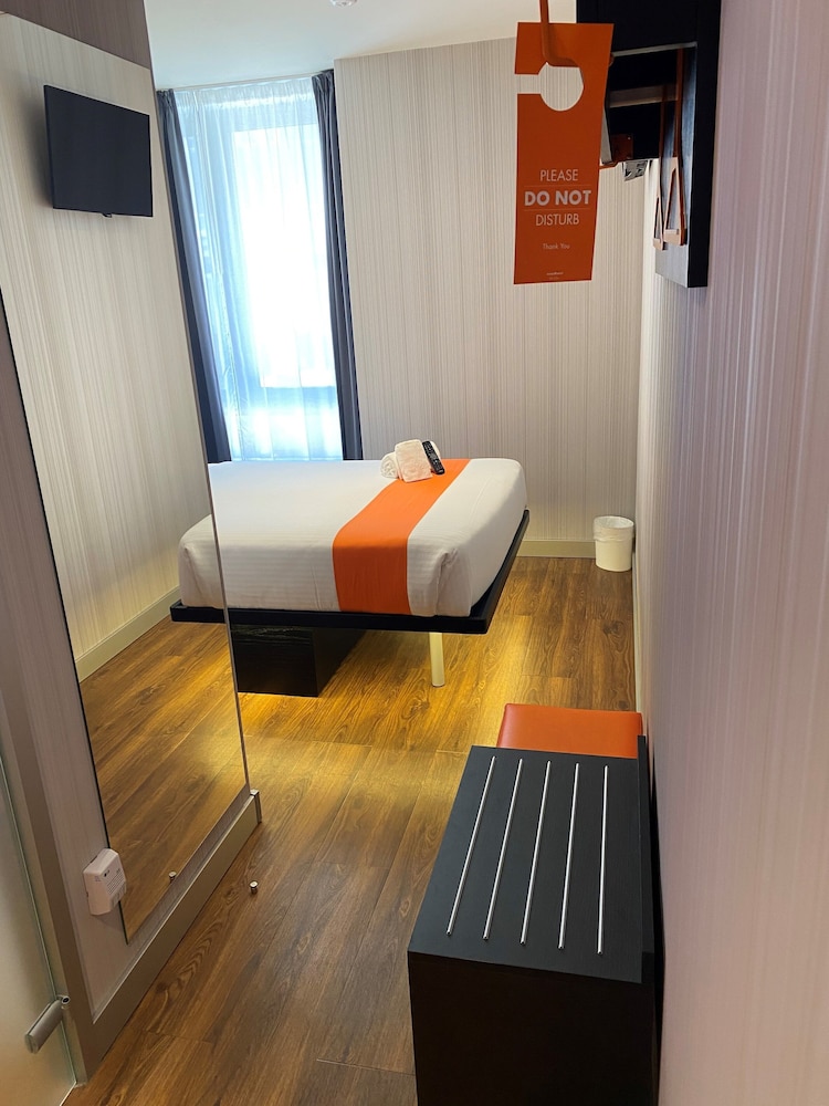 easyHotel Lisbon 33/36