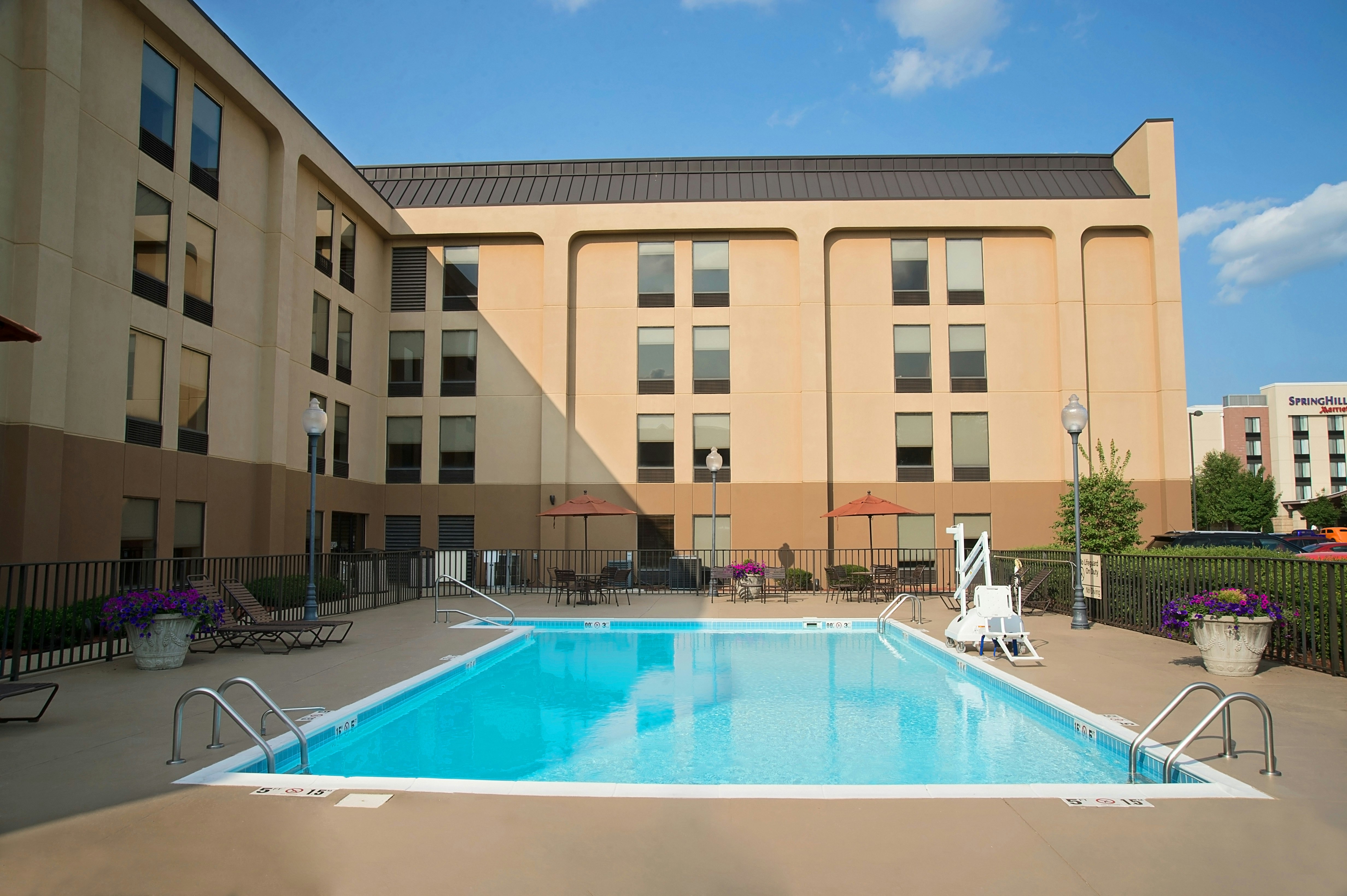 Hampton Inn Louisville-Airport 53/56