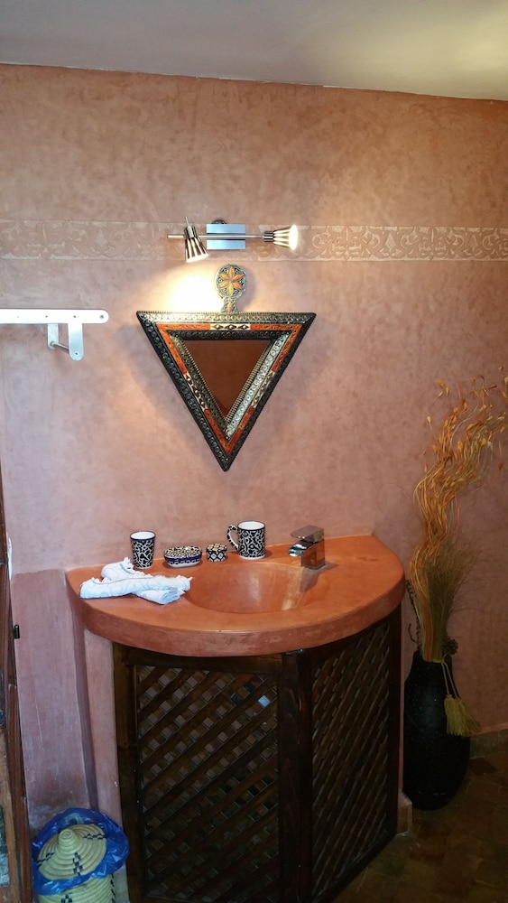 RIAD TARA 10/77