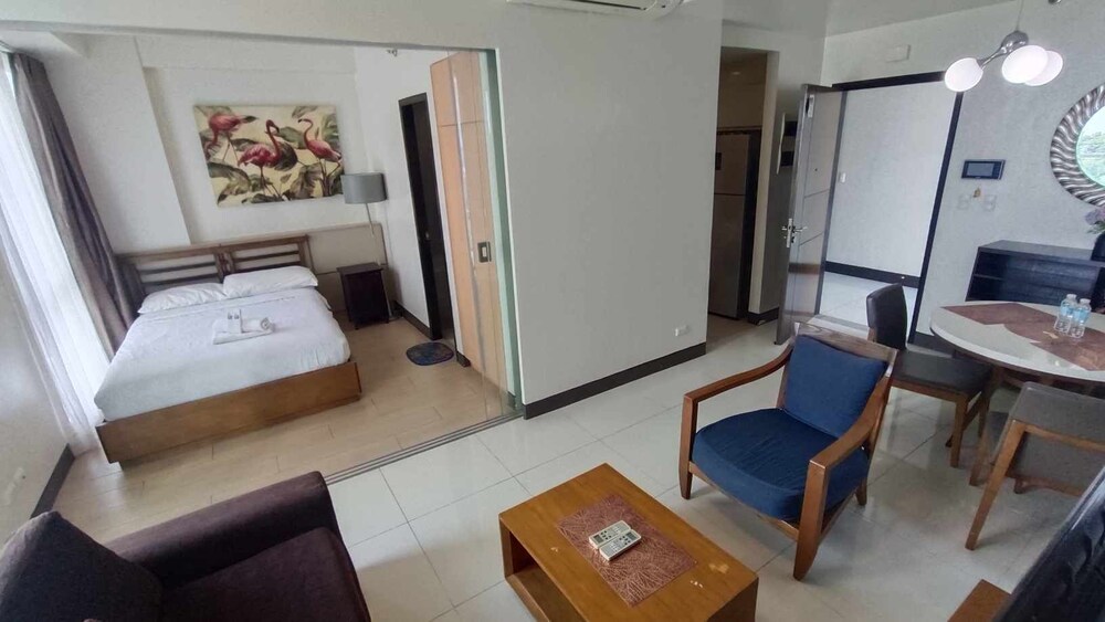 CSuites at 8 Newtown Residences 34/50