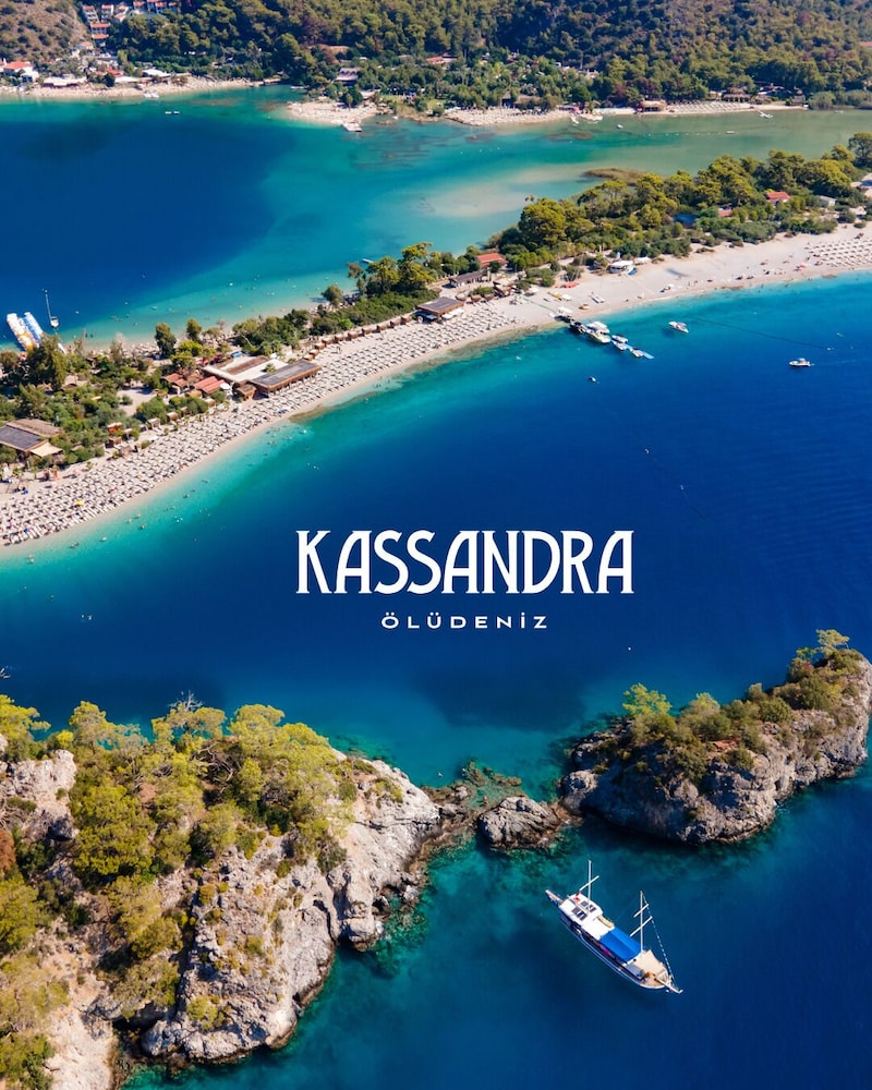 Kassandra Boutique Hotel 45/48
