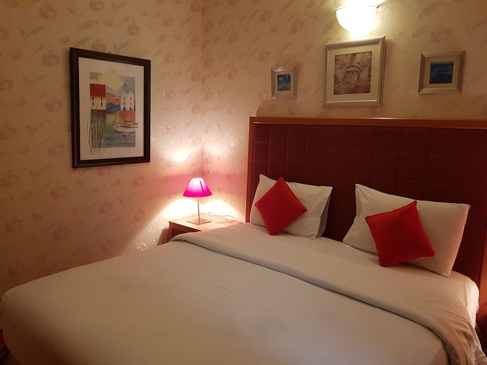 Al Jazeera Hotel Apartments LLC 8/30