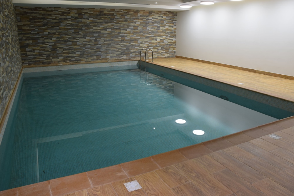 أجنحة نوفوتيل الرياض ديار(Sunday Hotel Al Olaya formerly Novotel Suites Riyadh Centre) 43/75