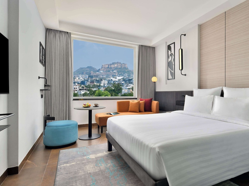 Superior, Twin Beds, City View 3/10