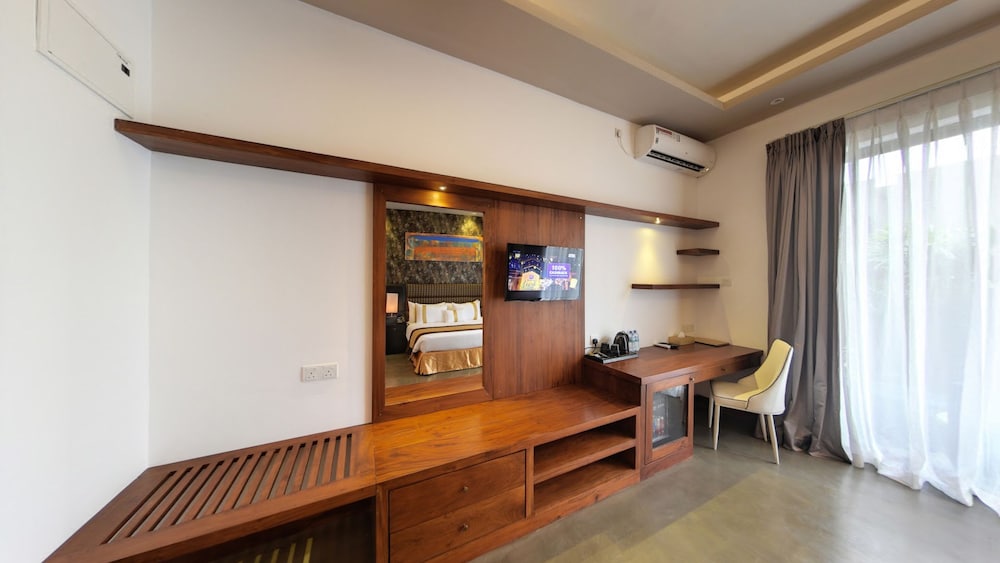 Golden Pearl Tangalle Beach 40/50