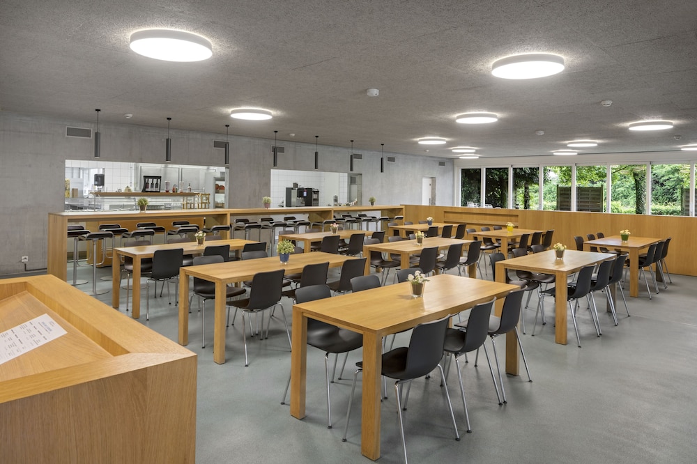 Lausanne Youth Hostel Jeunotel 17/40
