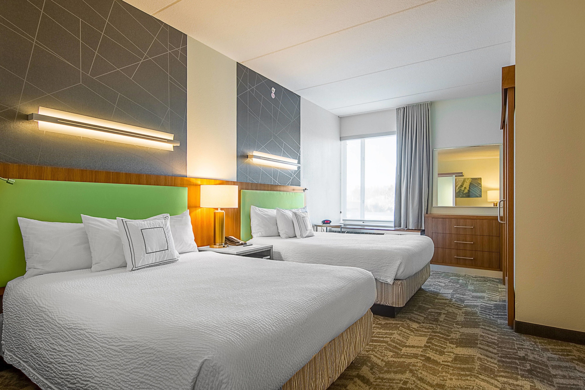 جناح بسريرين كوين مع أريكة، SpringHill Suites Tampa North/I-75 Tampa Palms 2/3