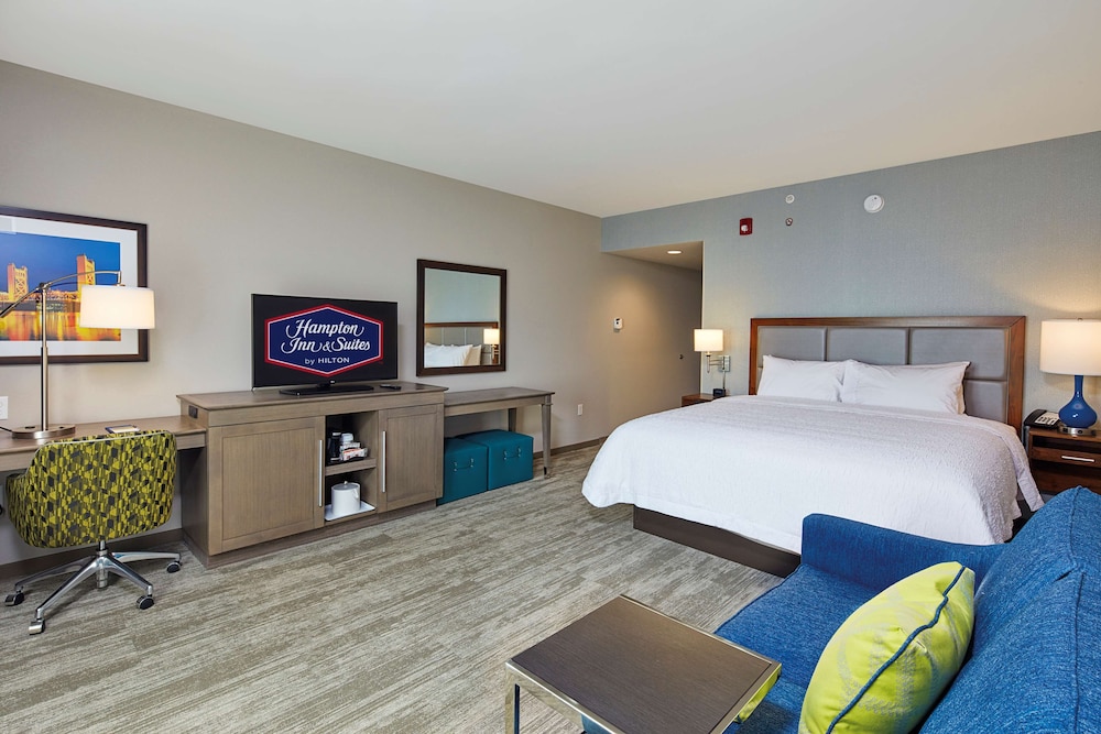 Hampton Inn and Suites Sacramento At Csus 20/51