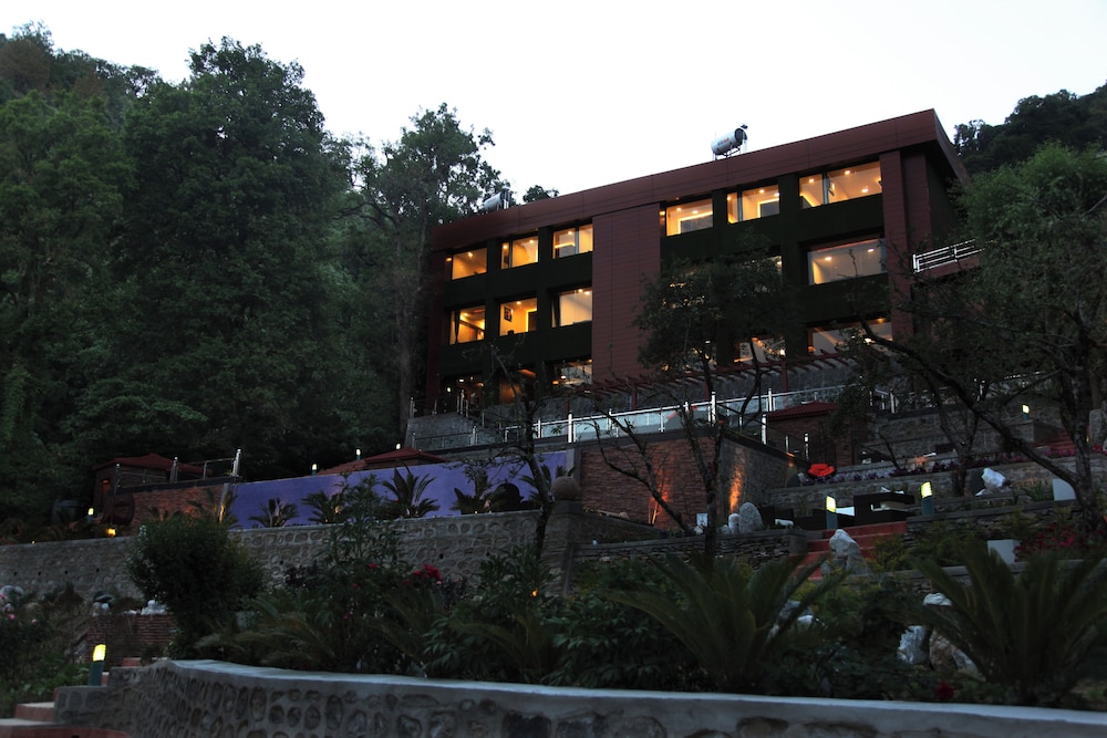 Aamari Resorts 9/51