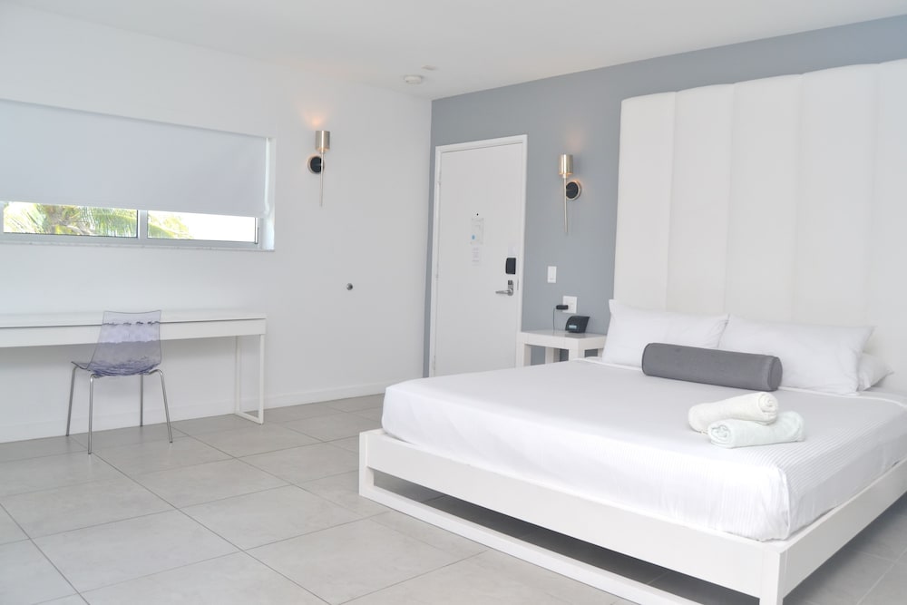Royal Palms Resort And Spa A North Beach Village Resort Hotel 37/80
