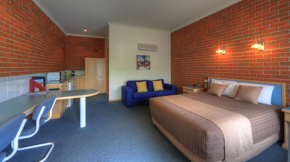 Tanjil Motor Inn 10/48