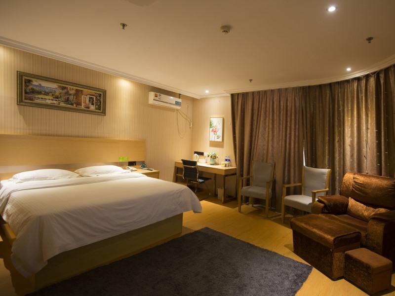 GreenTree Inn Jiangsu Zhenjiang Danyang Development Zone Municipal Government Business Hotel 18/30