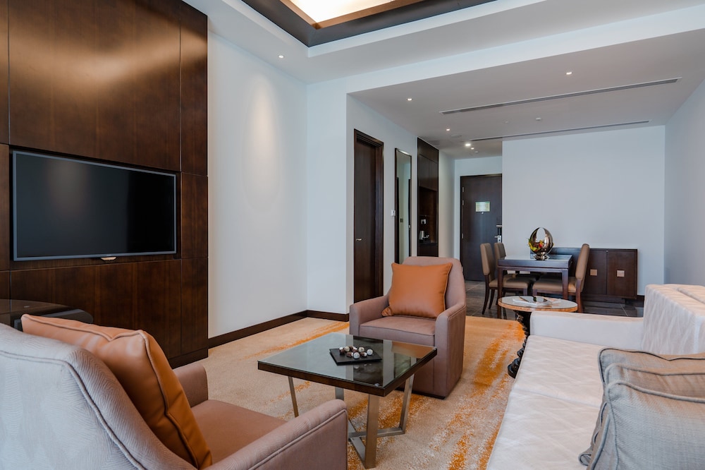 Johari Rotana 38/66
