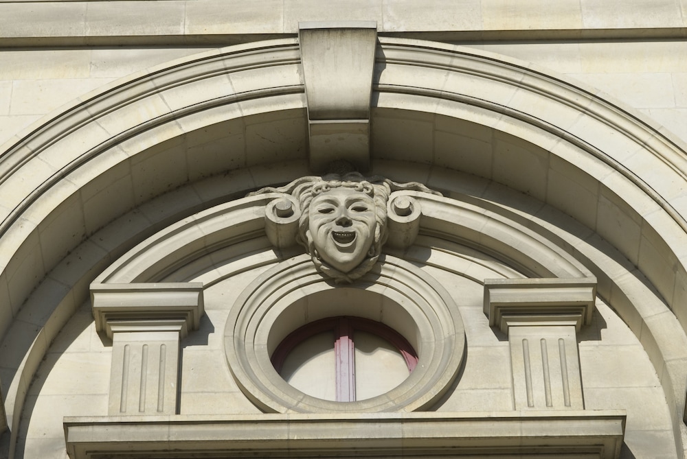 Du Theatre Hotel 4/40