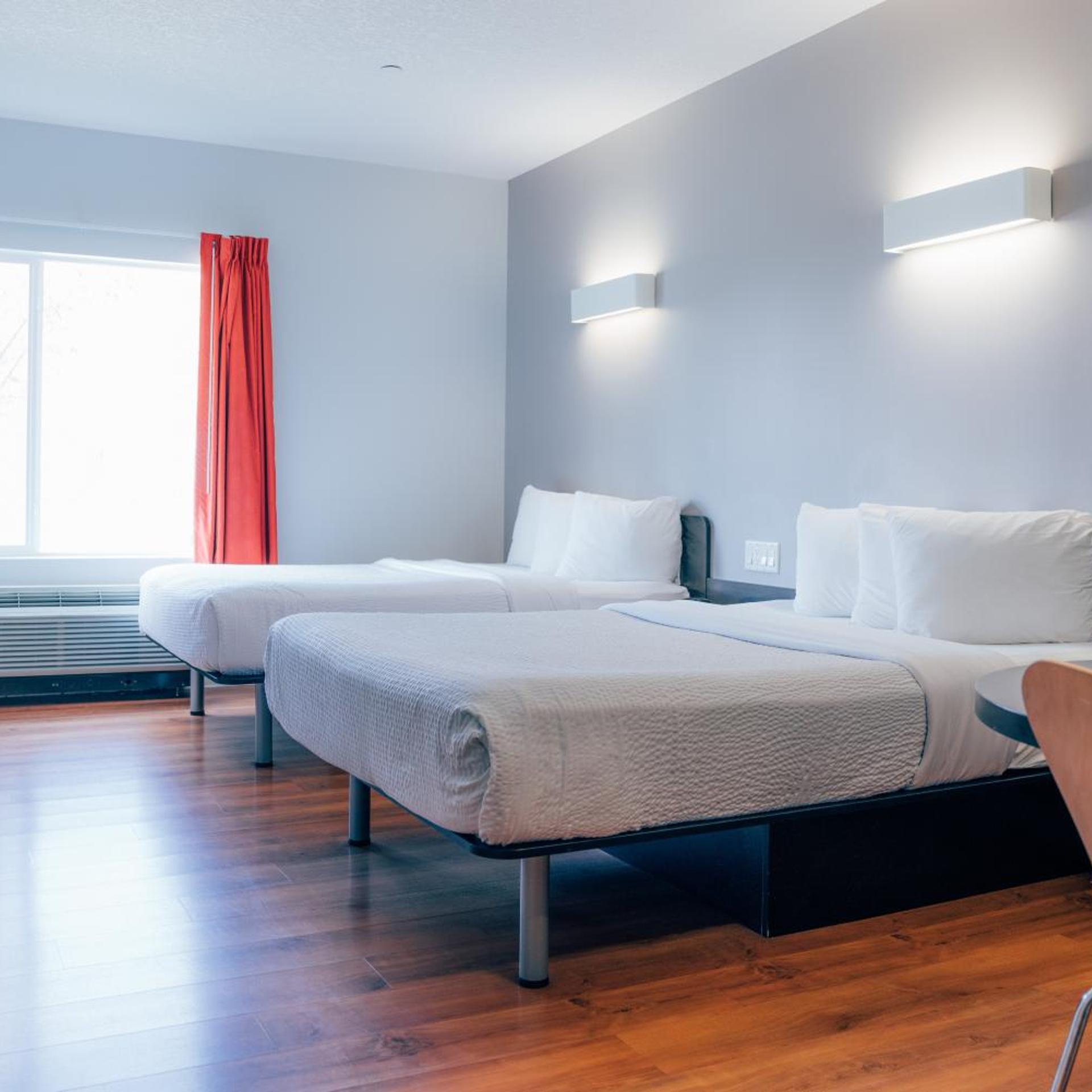 2 Queen Beds - Non-Smoking