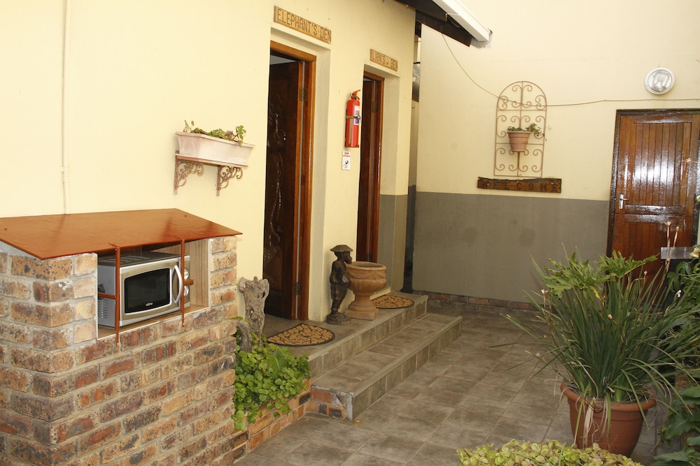 Kalahari Guest House 4/50