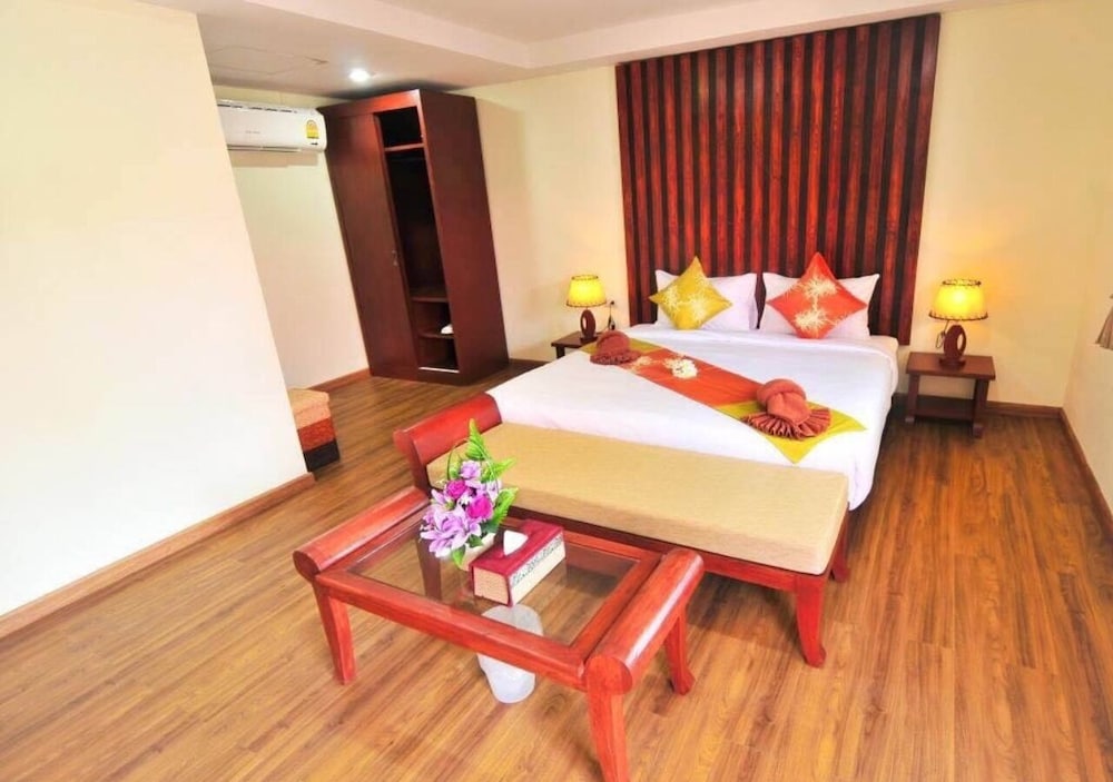 PHI PHI BA KAO BAY RESORT 23/50