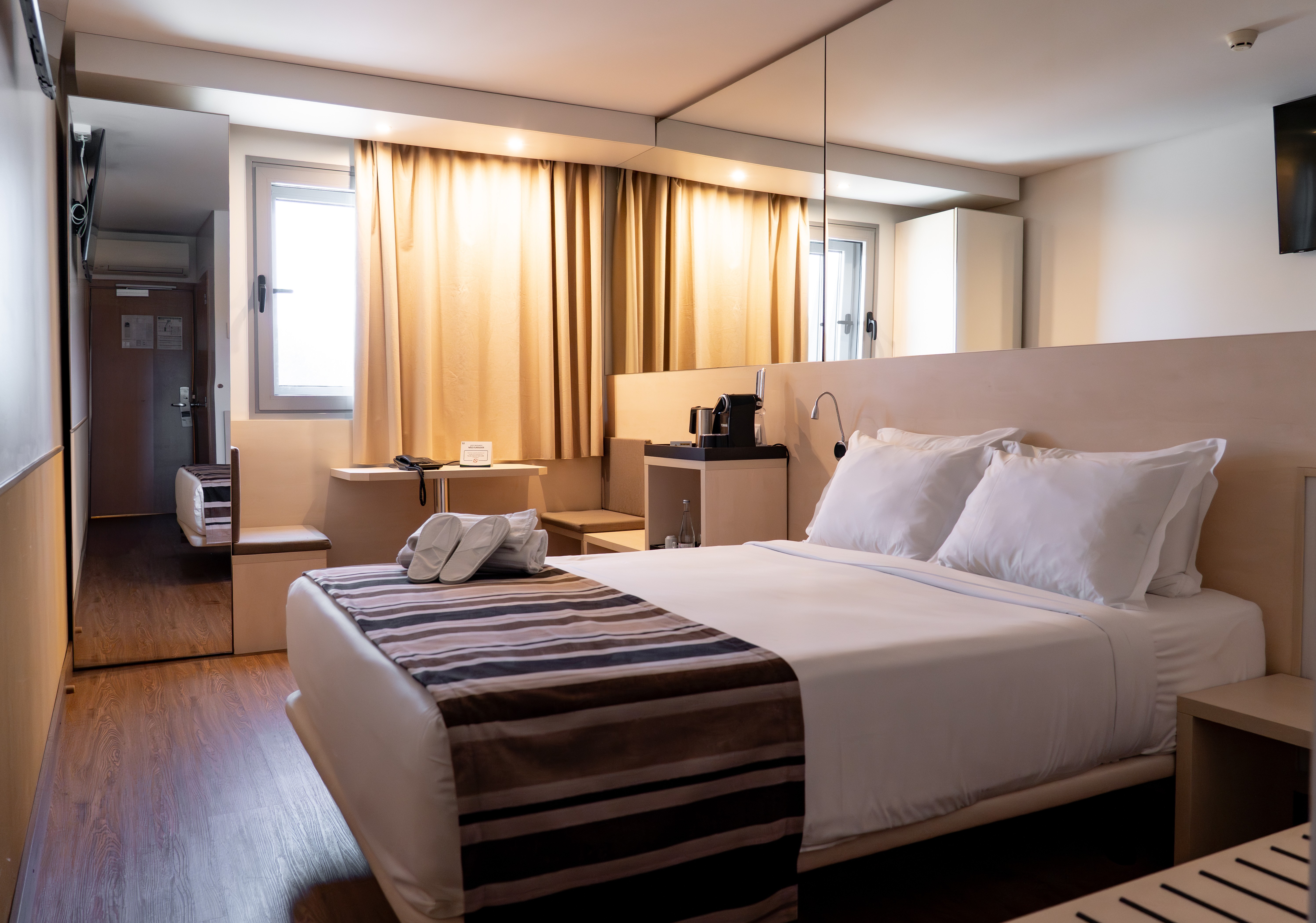 Premium, Double Bed