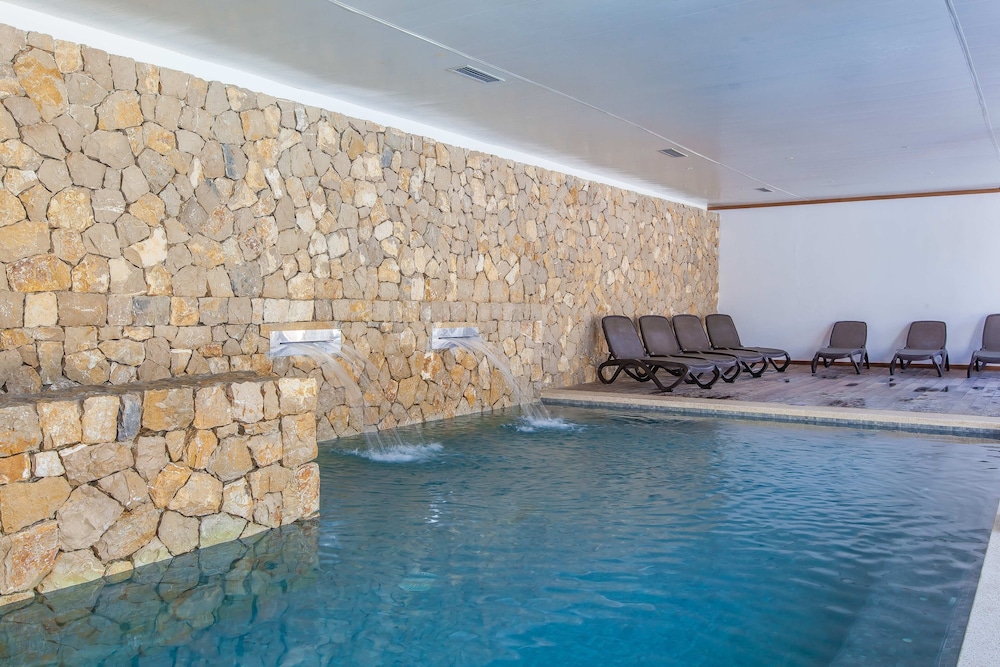 Fergus Style Cala Blanca Suites 20/37