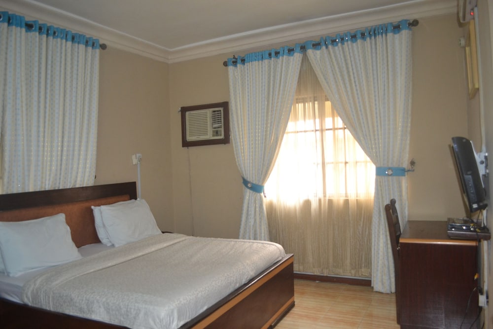Sena Hotel And Resort 7/25