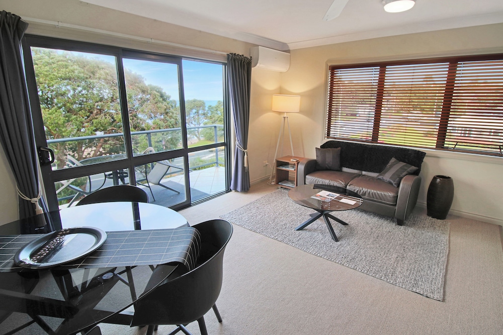 Whangaparaoa Lodge Motel 28/70