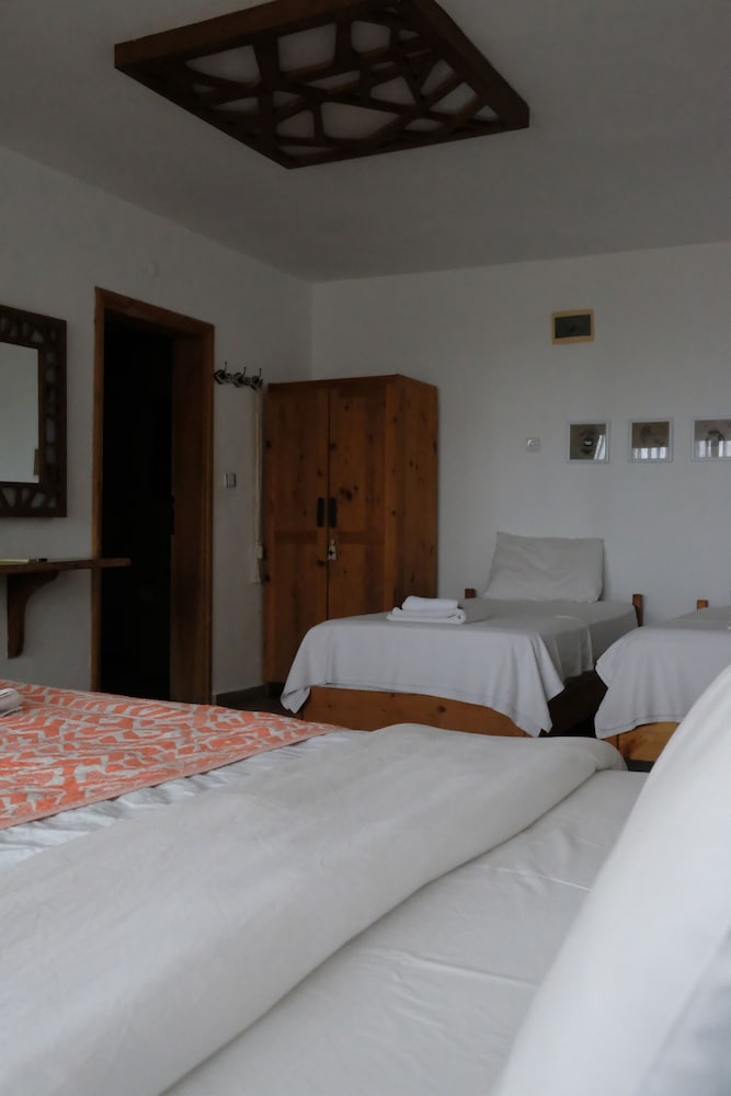 Ceneviz Hotel 6/43