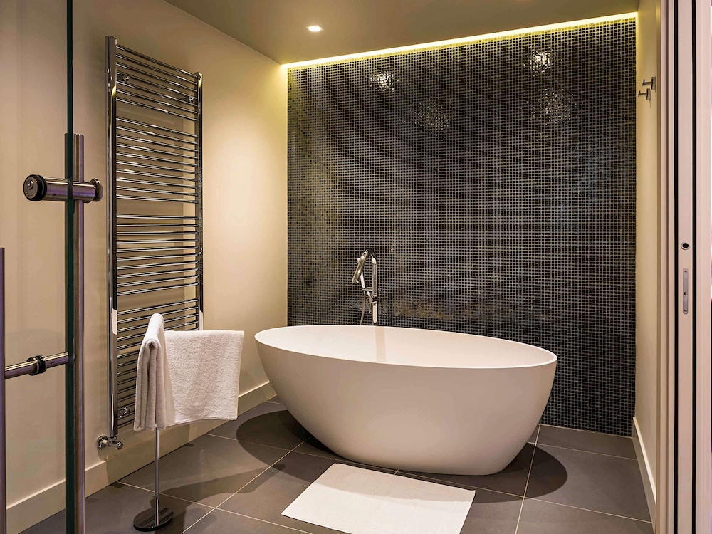 Mercure Almaty City Center 47/49